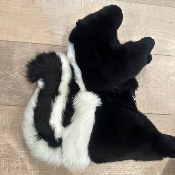 DAPHNE BLACK AND WHITE SKUNK PUPPET - Picture 5 of 8